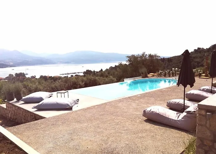Apartman Laura_sea View Apartment_1 With Swimming Pool